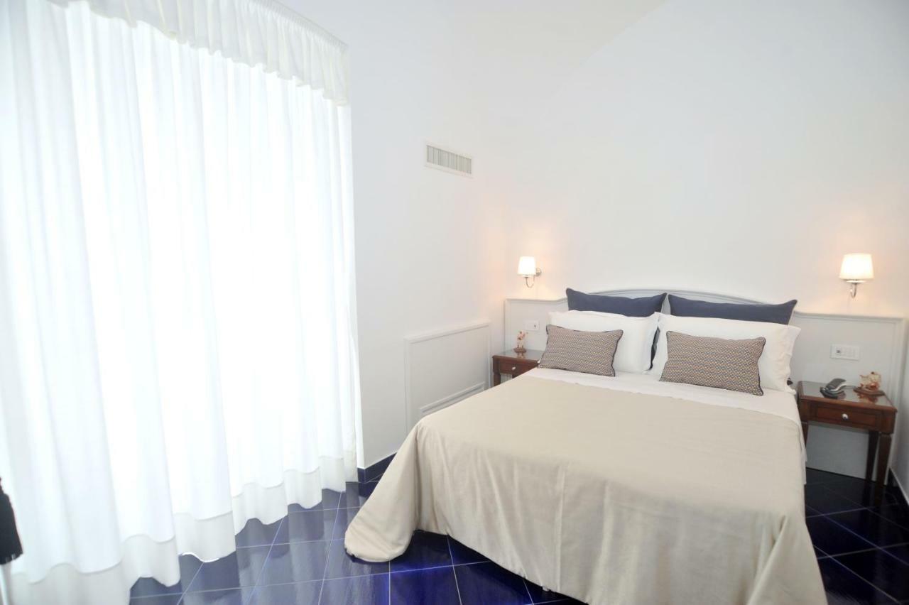 Queen Suite with Sea View
